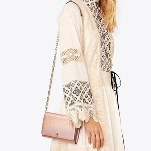 Tory Burch ‘Robinson’ Crossbody Chain Wallet